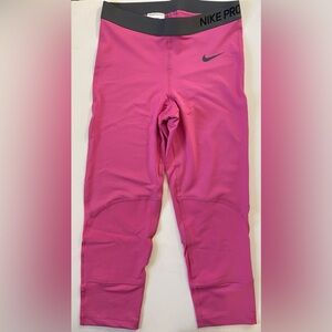 Nike Pro capri leggings (M) NWOT
